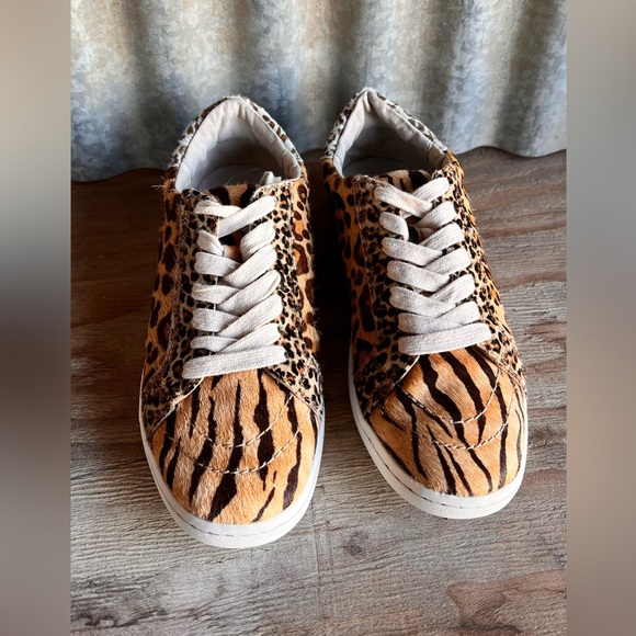 Dolce Vita calf hair sneakers - Picture 2 of 4